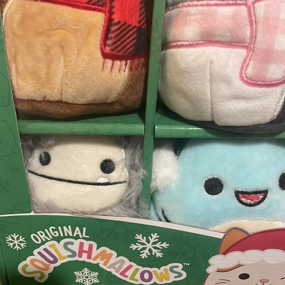 SQUISHMALLOWS 4” 2022 Holiday Winter Plush Ornament Set - 8PK. Elvita, Avery NEW - Picture 3 of 7